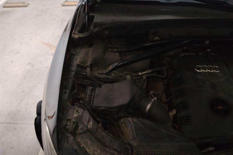 Used Audi Q5 2013 40 TFSI Ambition Engine Bay Right
