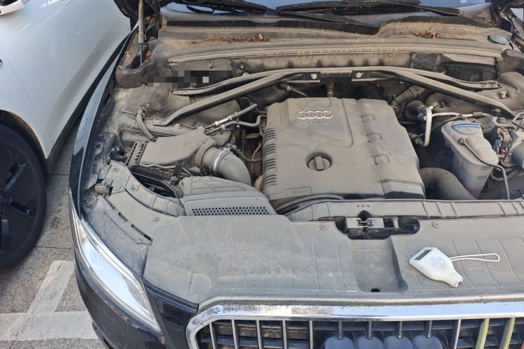 Used Audi Q5 2013 40 TFSI Comfort Edition Engine Bay Right