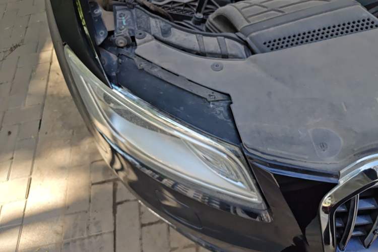 Used Audi Q5 2013 40 TFSI Technology Edition Engine Bay Right
