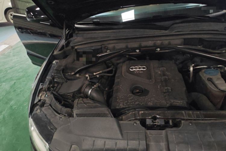 Used Audi Q5 2013 40 TFSI Comfort Edition Engine Bay Right