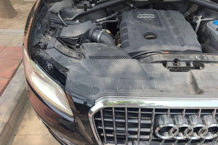 Used Audi Q5 2013 40 TFSI Technology Edition Engine Bay Right