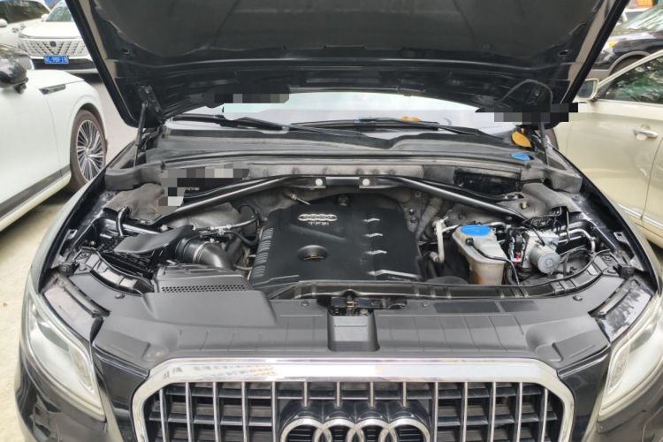 Used Audi Q5 2013 40 TFSI Technology Edition Engine Bay