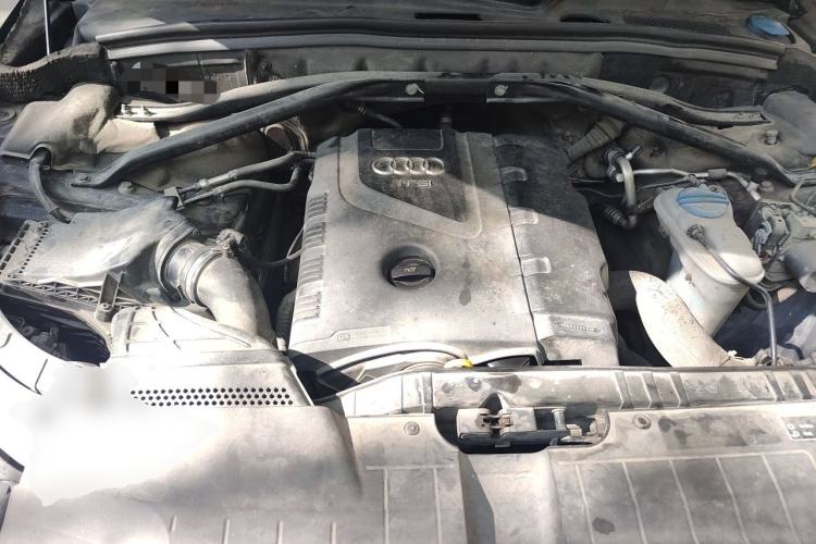 Used Audi Q5 2013 40 TFSI Technology Edition Engine Bay