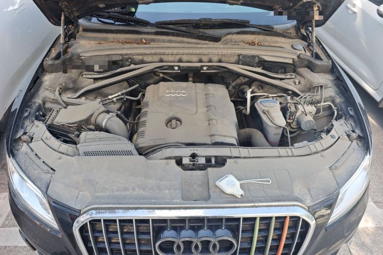 Used Audi Q5 2013 40 TFSI Comfort Edition Engine Bay