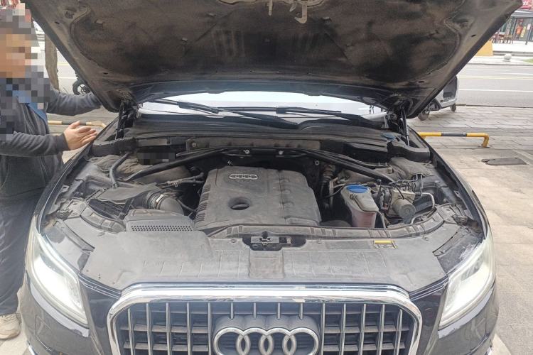 Used Audi Q5 2013 40 TFSI Technology Edition Engine Bay
