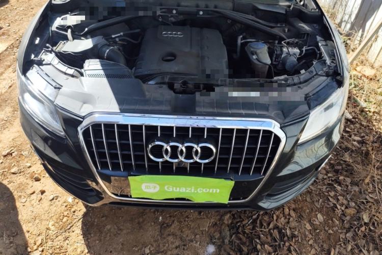 Used Audi Q5 2013 40 TFSI Technology Edition Engine Bay