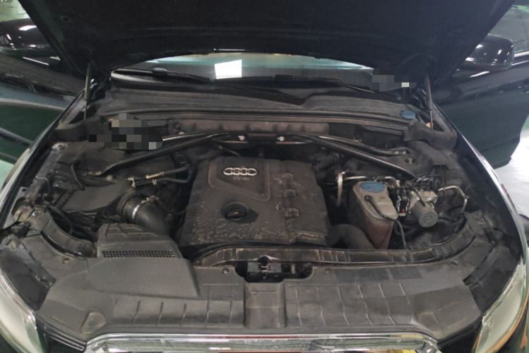 Used Audi Q5 2013 40 TFSI Comfort Edition Engine Bay
