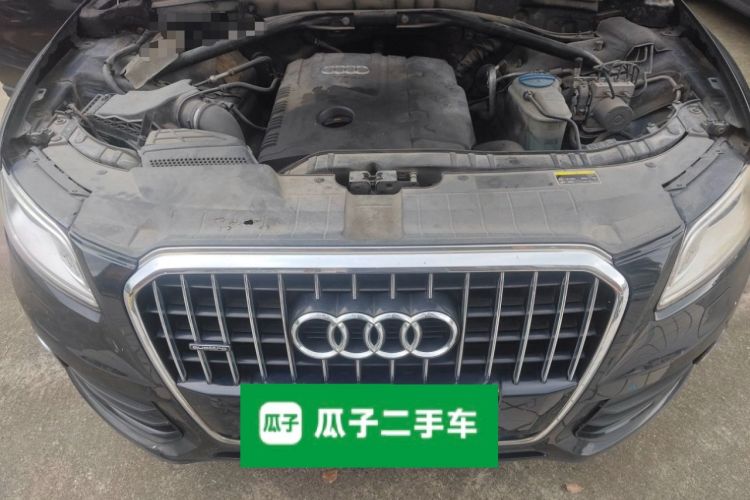 Used Audi Q5 2013 40 TFSI Technology Edition Engine Bay