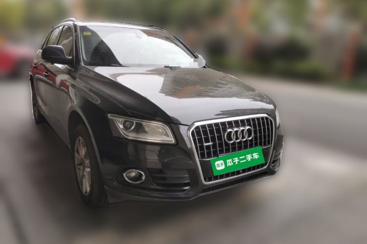 Used Audi Q5 2013 40 TFSI Ambition Front Right 45 Deg