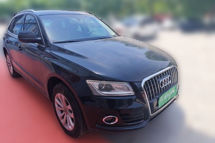 Used Audi Q5 2013 40 TFSI Technology Edition Front Right 45 Deg