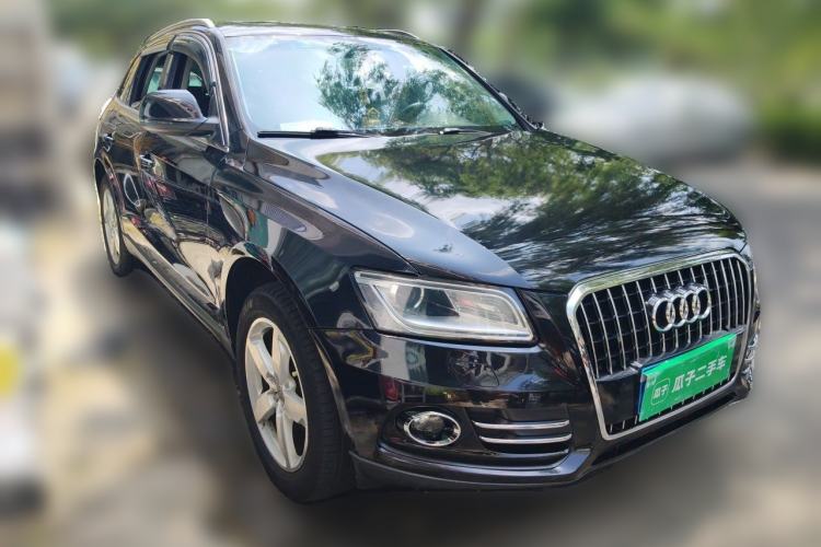 Used Audi Q5 2013 40 TFSI Comfort Edition Front Right 45 Deg