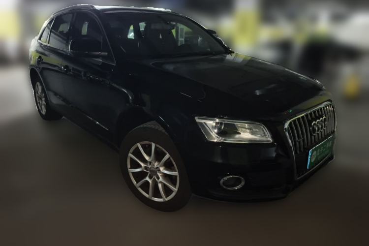 Used Audi Q5 2013 40 TFSI Ambition Front Right 45 Deg