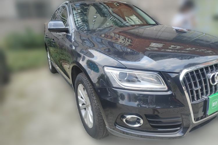 Used Audi Q5 2013 40 TFSI Technology Edition Front Right 45 Deg