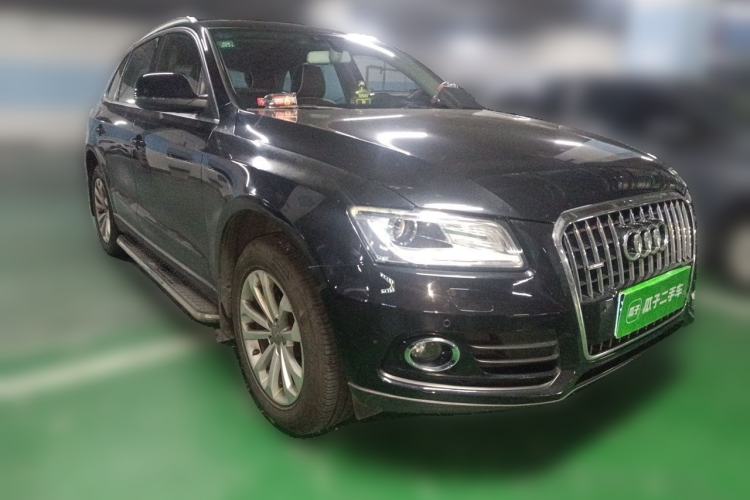 Used Audi Q5 2013 40 TFSI Technology Edition Front Right 45 Deg
