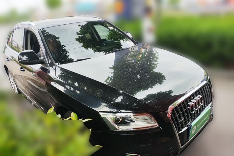 Used Audi Q5 2013 40 TFSI Technology Edition Front Right 45 Deg