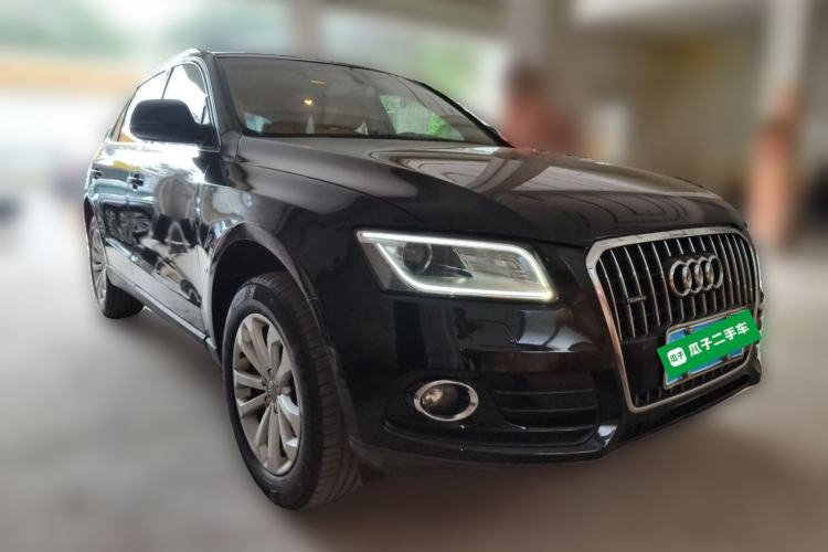 Used Audi Q5 2013 40 TFSI Technology Edition Front Right 45 Deg