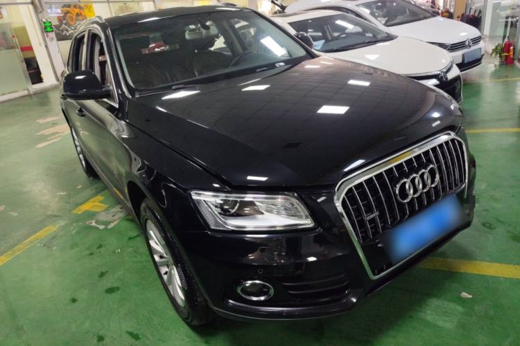 Used Audi Q5 2013 40 TFSI Technology Edition Front Right 45 Deg