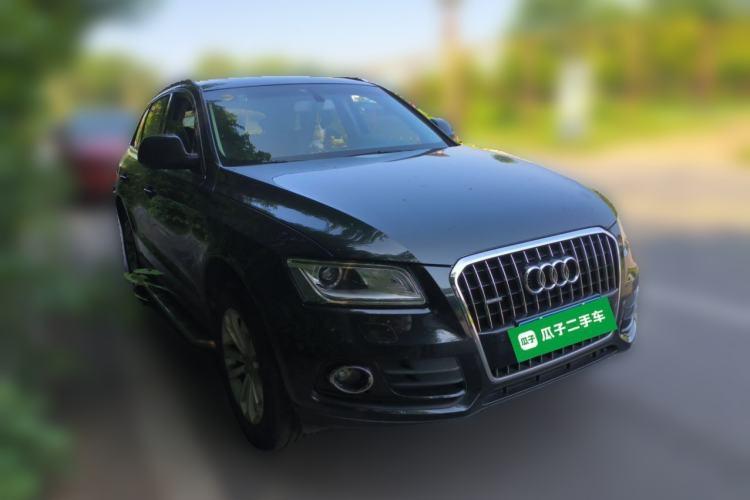 Used Audi Q5 2013 40 TFSI Technology Edition Front Right 45 Deg