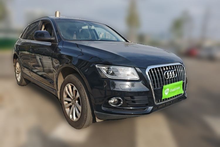 Used Audi Q5 2013 40 TFSI Technology Edition Front Right 45 Deg
