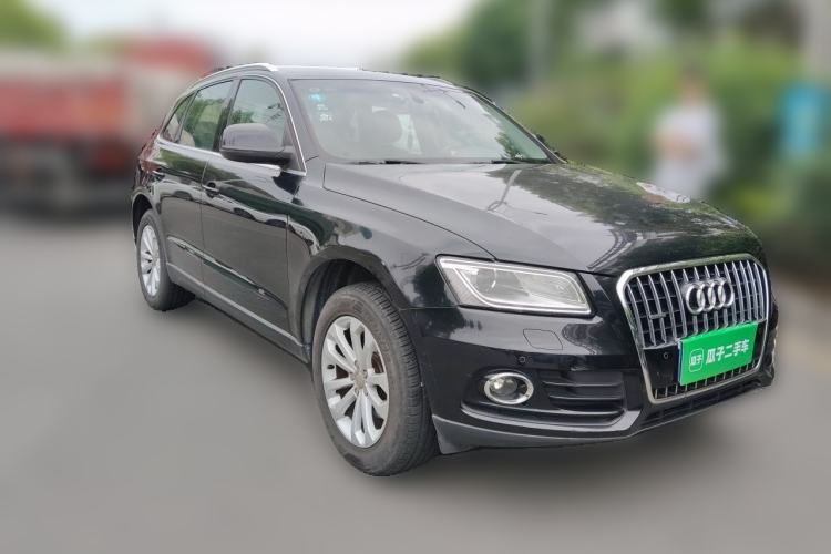 Used Audi Q5 2013 40 TFSI Technology Edition Front Right 45 Deg