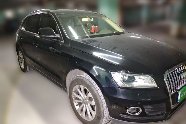 Used Audi Q5 2013 40 TFSI Technology Edition Front Right 45 Deg