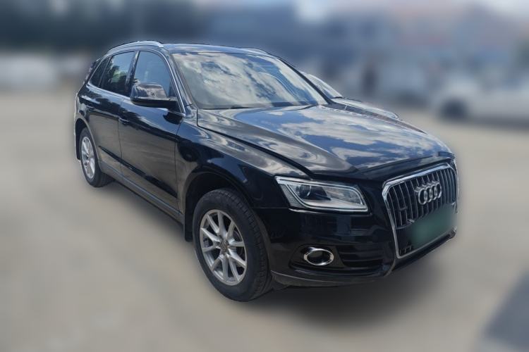 Used Audi Q5 2013 40 TFSI Technology Edition Front Right 45 Deg
