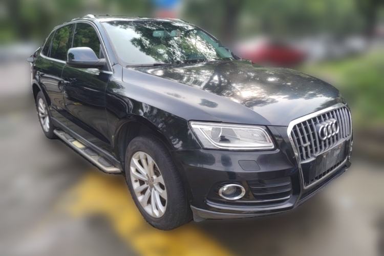 Used Audi Q5 2013 40 TFSI Technology Edition Front Right 45 Deg