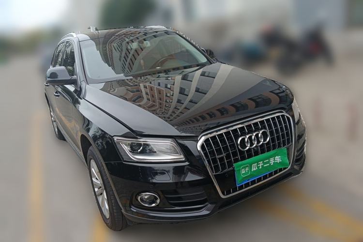 Used Audi Q5 2013 40 TFSI Technology Edition Front Right 45 Deg