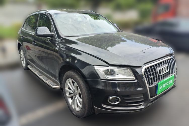 Used Audi Q5 2013 40 TFSI Technology Edition Front Right 45 Deg