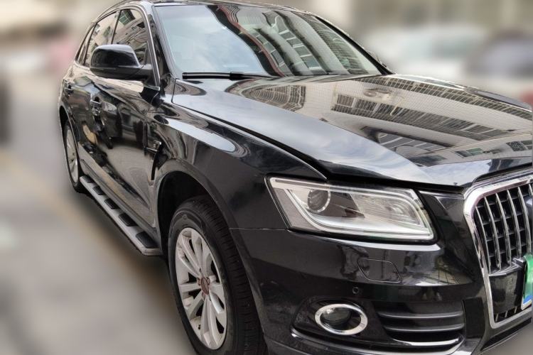 Used Audi Q5 2013 40 TFSI Technology Edition Front Right 45 Deg