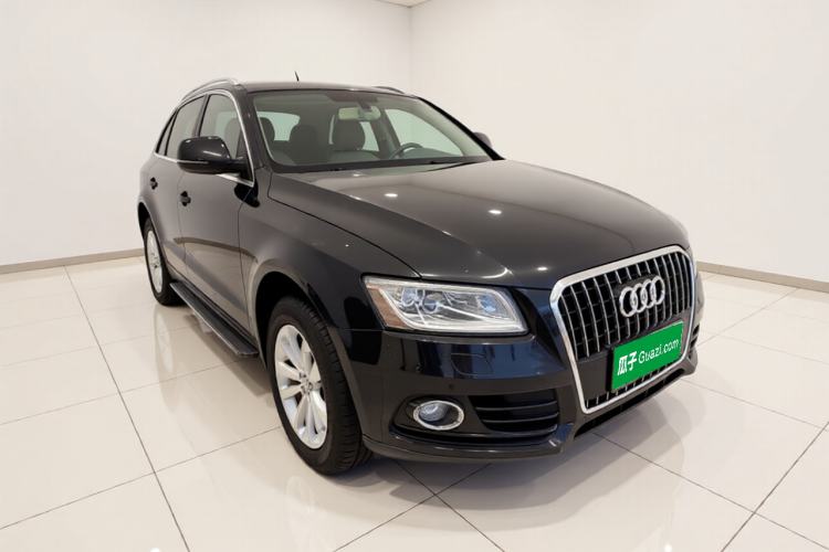 Used Audi Q5 2013 40 TFSI Technology Edition Front Right 45 Deg