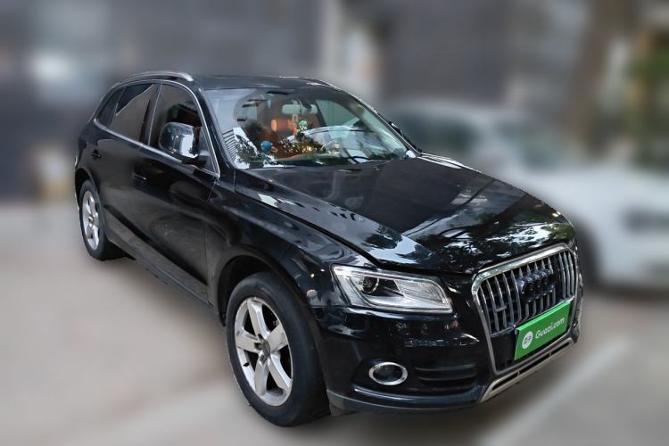 Used Audi Q5 2013 40 TFSI Technology Edition Front Right 45 Deg