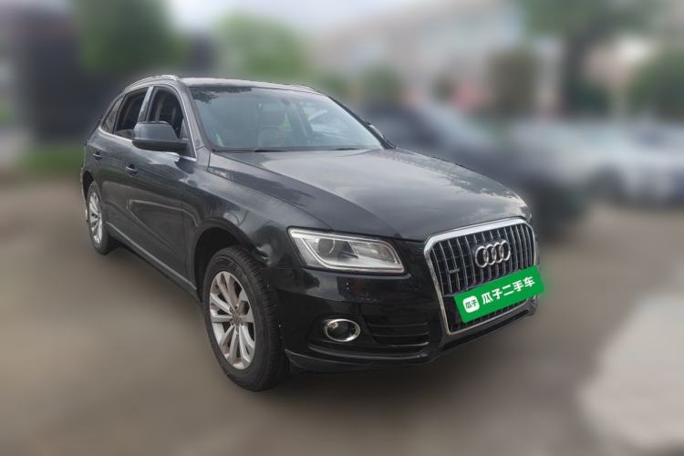 Used Audi Q5 2013 40 TFSI Technology Edition Front Right 45 Deg