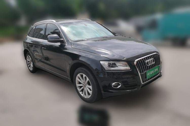 Used Audi Q5 2013 40 TFSI Technology Edition Front Right 45 Deg