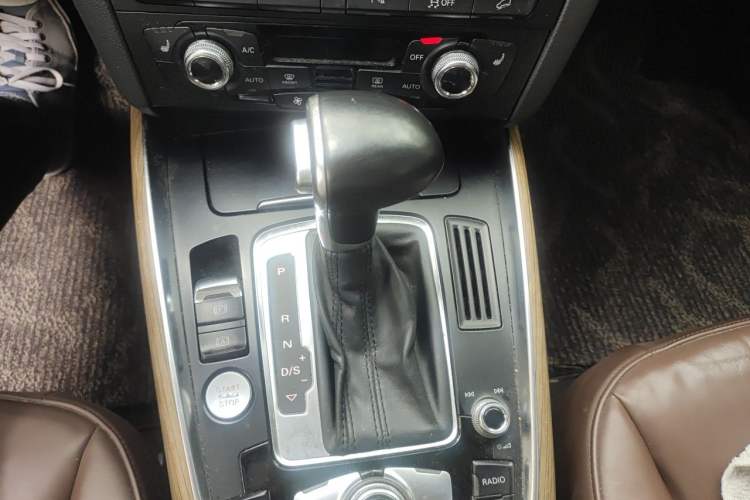 Used Audi Q5 2013 45 TFSI quattro off-road version Gear Lever