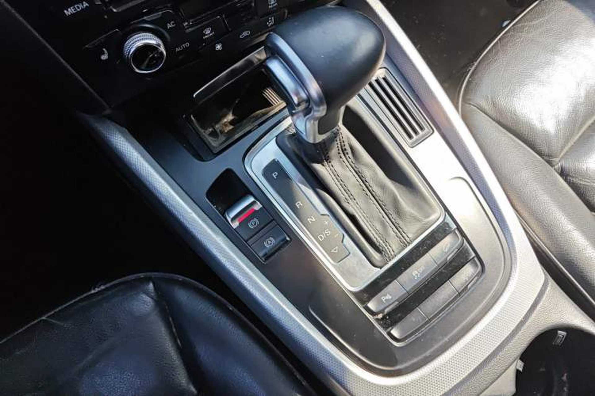 Used Audi Q5 2013 40 TFSI Technology Edition Gear Lever