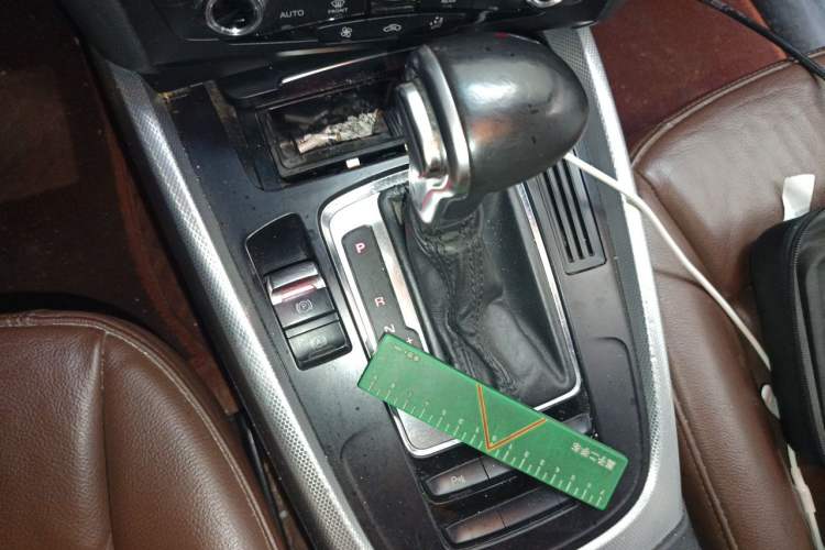 Used Audi Q5 2013 40 TFSI Technology Edition Gear Lever