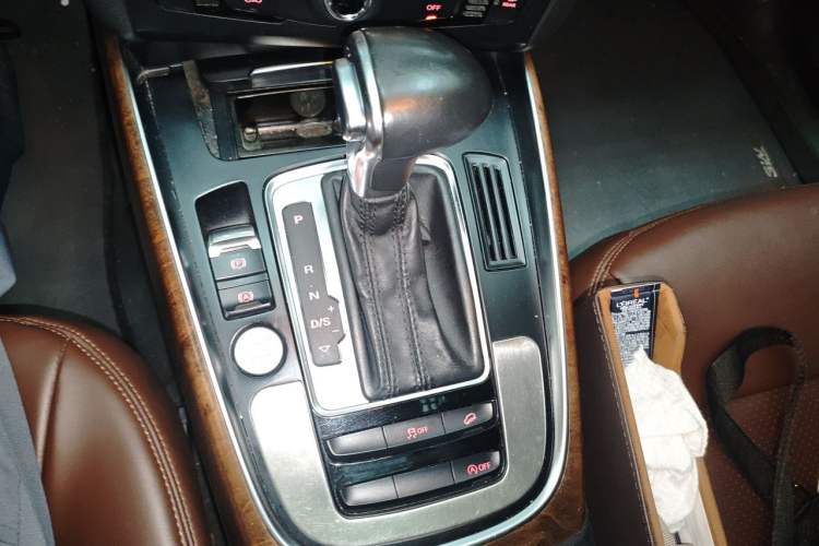 Used Audi Q5 2013 40 TFSI Ambition Gear Lever