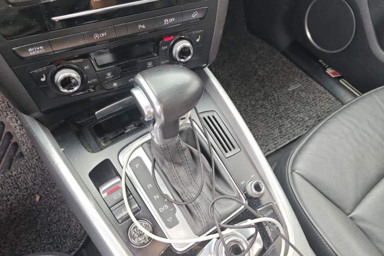 Used Audi Q5 2013 45 TFSI quattro Sport Edition Gear Lever