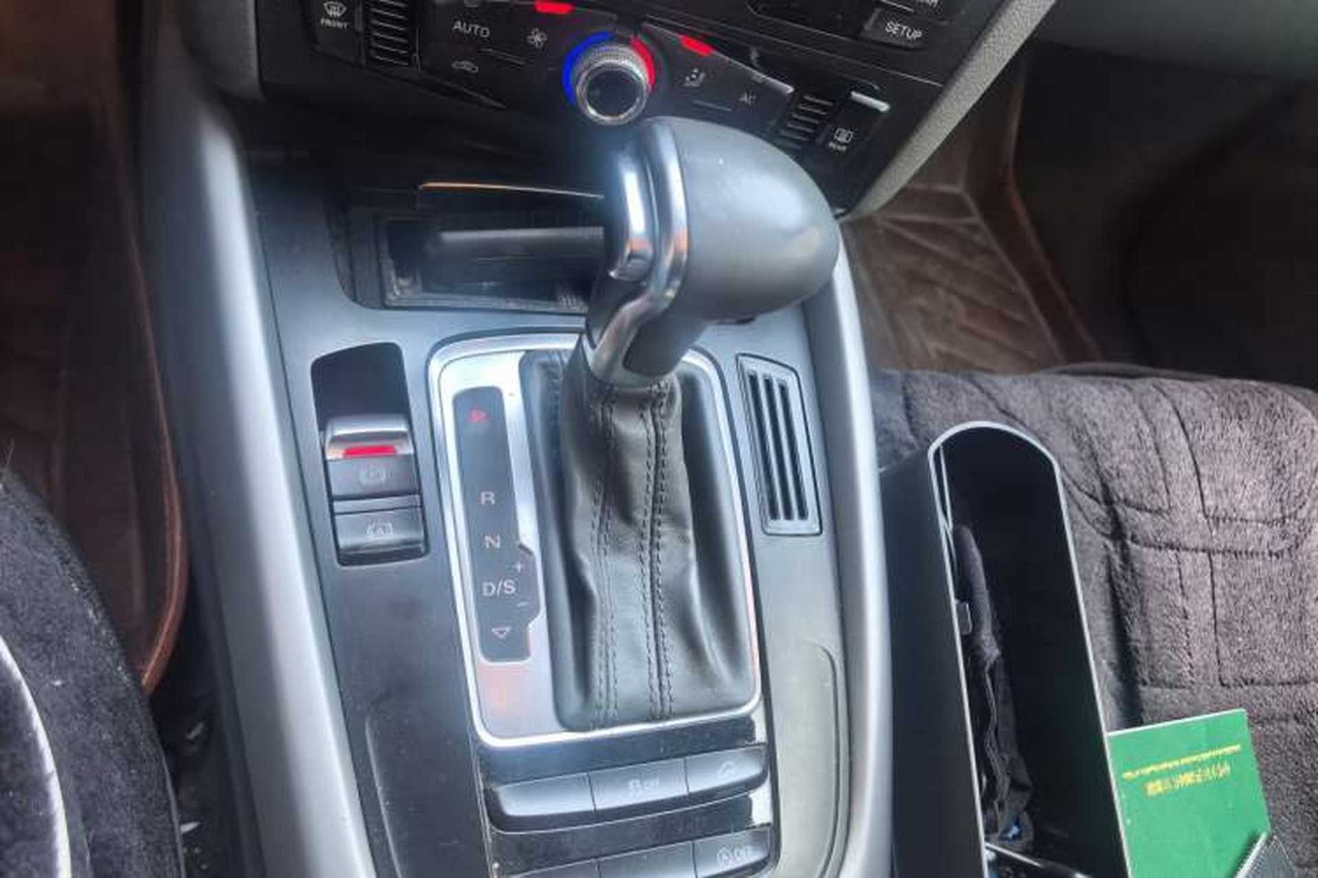 Used Audi Q5 2013 40 TFSI Technology Edition Gear Lever