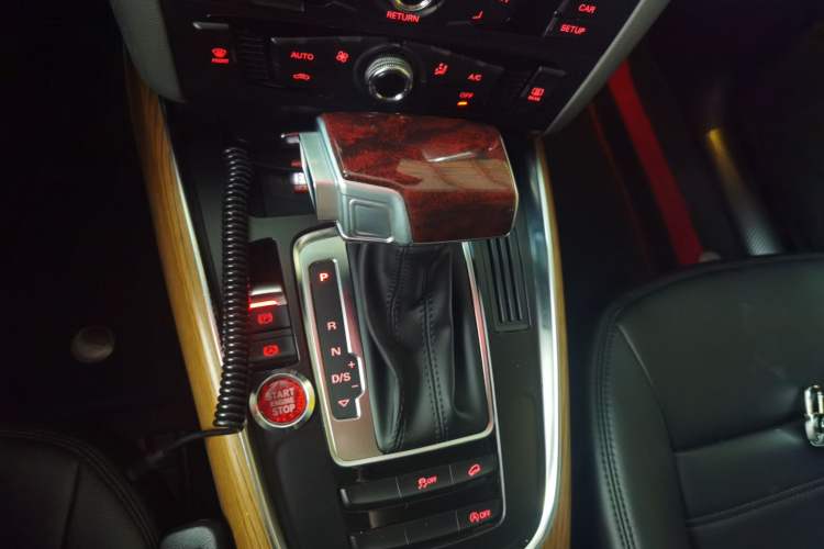 Used Audi Q5 2013 40 TFSI Ambition Gear Lever
