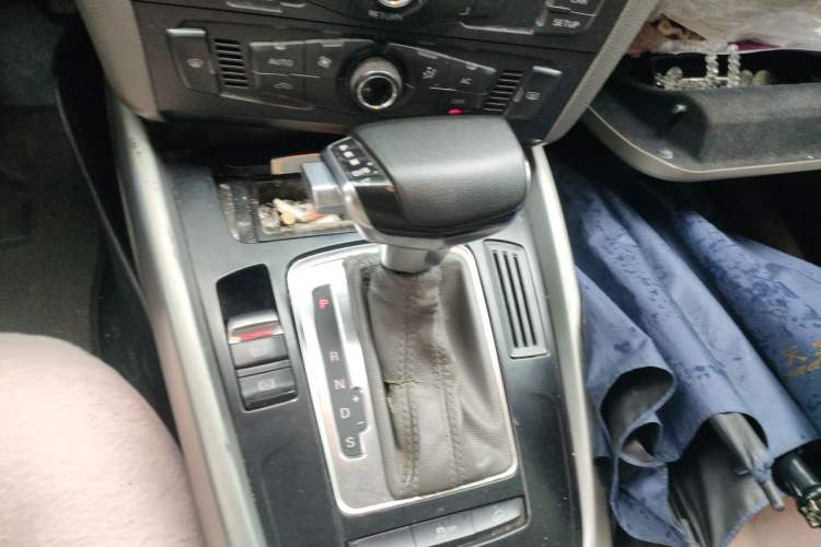 Used Audi Q5 2013 40 TFSI Ambition Gear Lever
