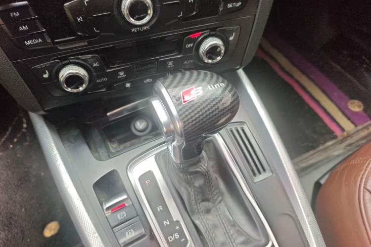 Used Audi Q5 2013 40 TFSI Technology Edition Gear Lever