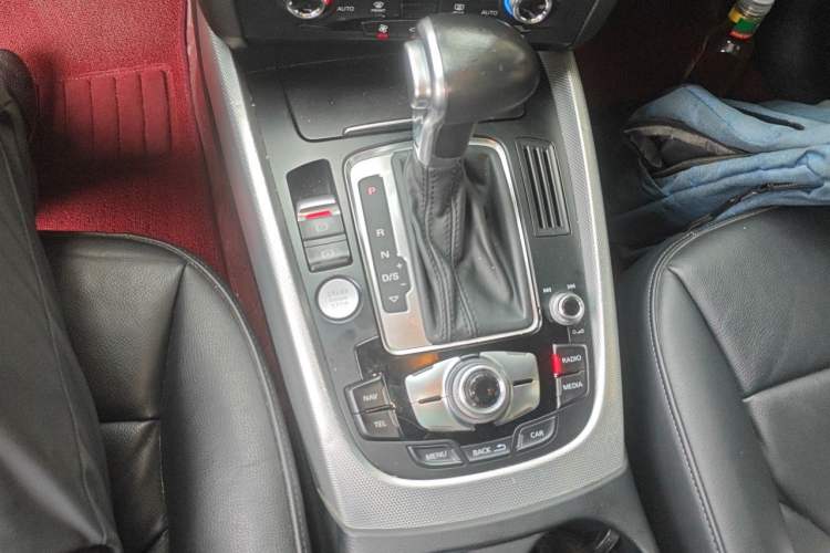 Used Audi Q5 2013 45 TFSI quattro Sport Edition Gear Lever