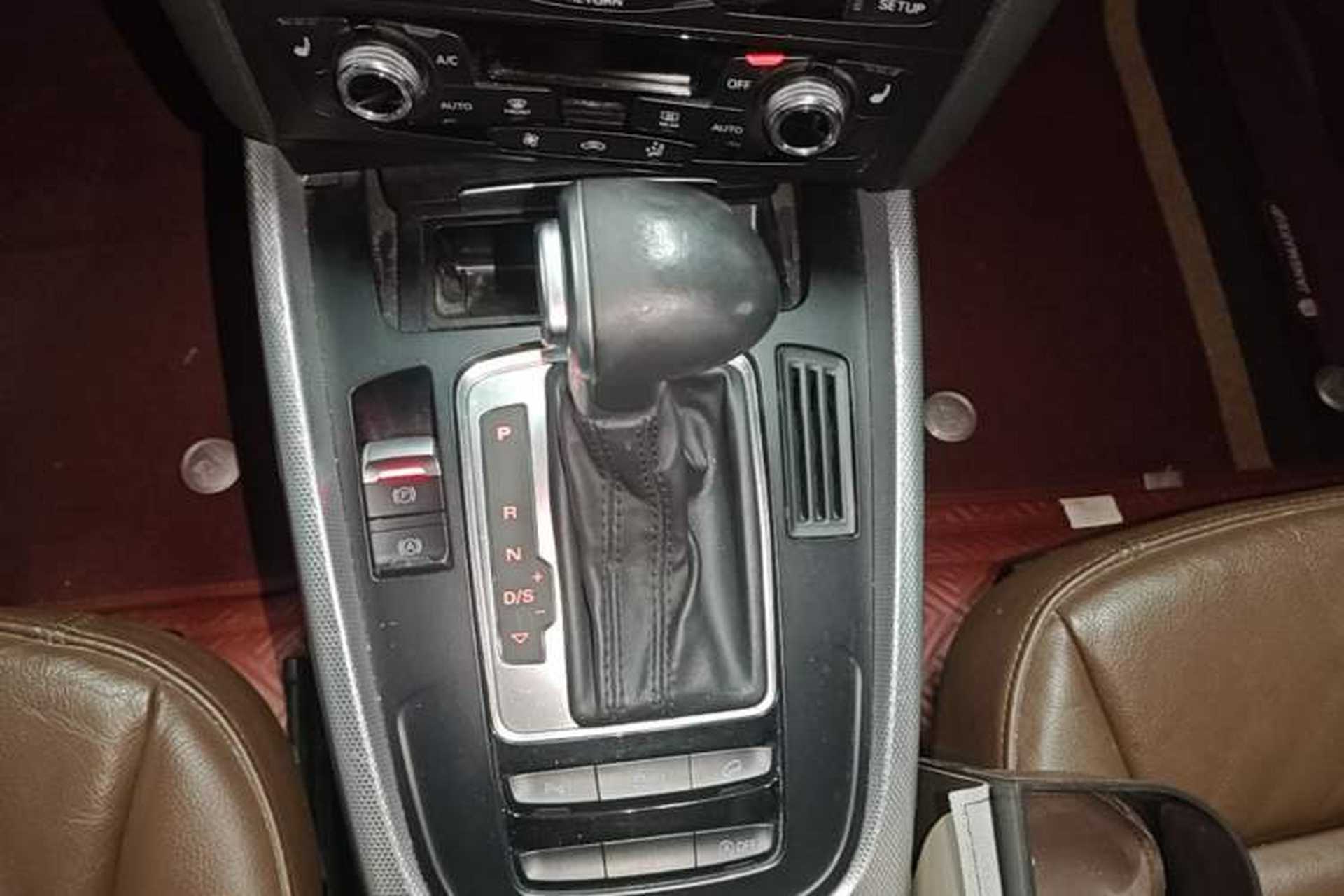 Used Audi Q5 2013 40 TFSI Technology Edition Gear Lever