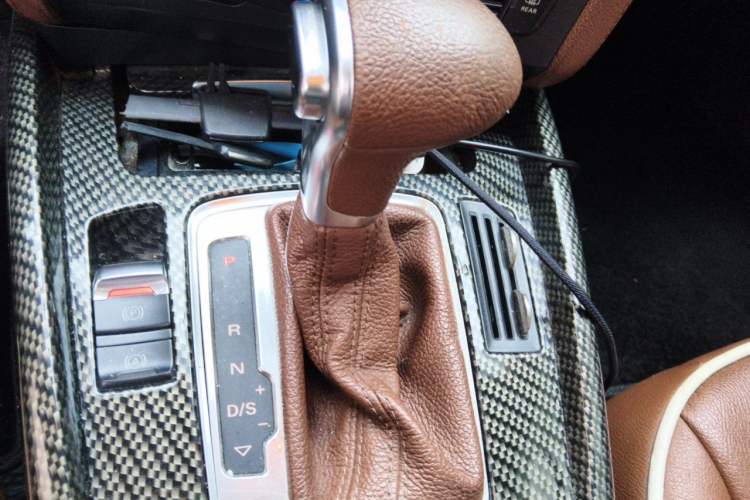 Used Audi Q5 2013 40 TFSI Ambition Gear Lever