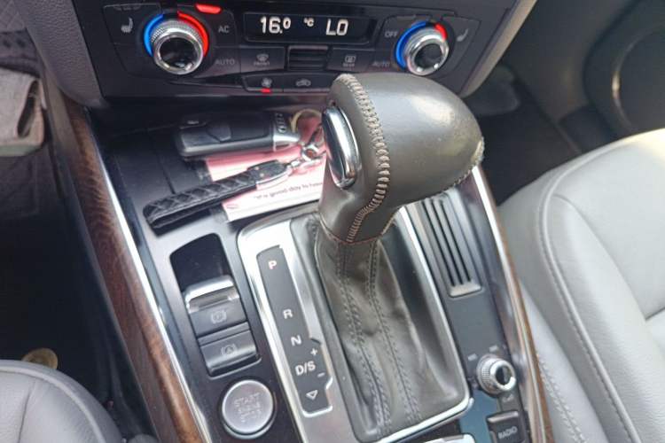 Used Audi Q5 2013 40 TFSI Technology Edition Gear Lever