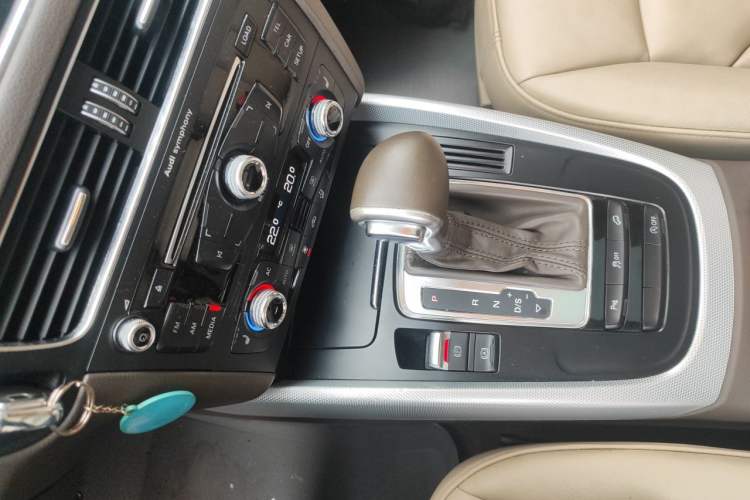 Used Audi Q5 2013 40 TFSI Technology Edition Gear Lever