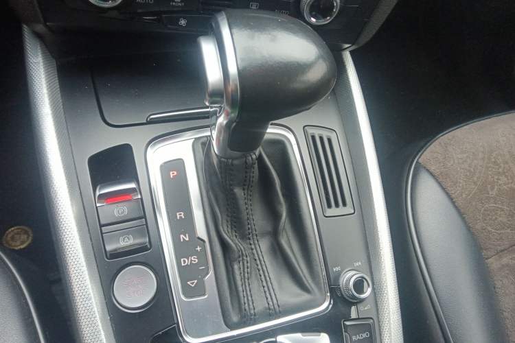 Used Audi Q5 2013 45 TFSI quattro Sport Edition Gear Lever