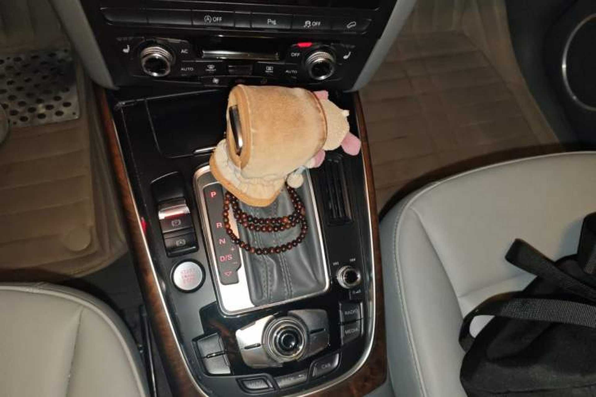 Used Audi Q5 2013 40 TFSI Comfort Edition Gear Lever